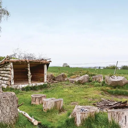 Three-bedroom In Hyllinge Feriehus *