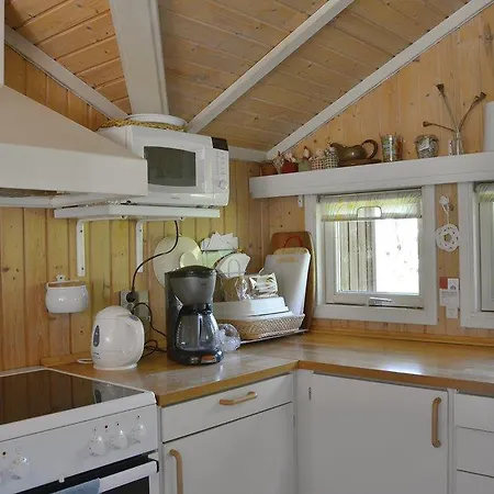 Three-bedroom In Hyllinge *