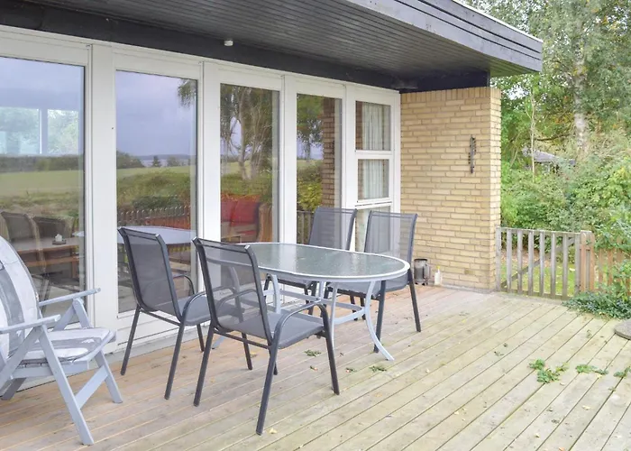 Holiday home Three-bedroom In Hyllinge