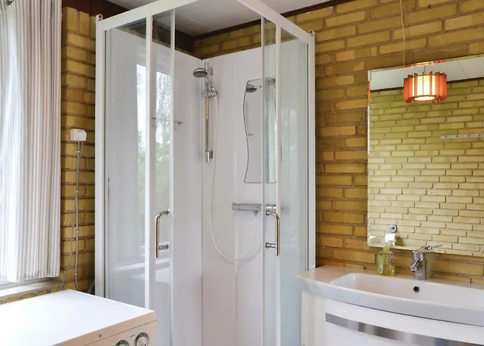Three-bedroom In Hyllinge Holiday home