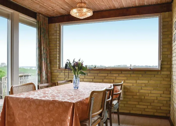 Three-bedroom In Hyllinge *
